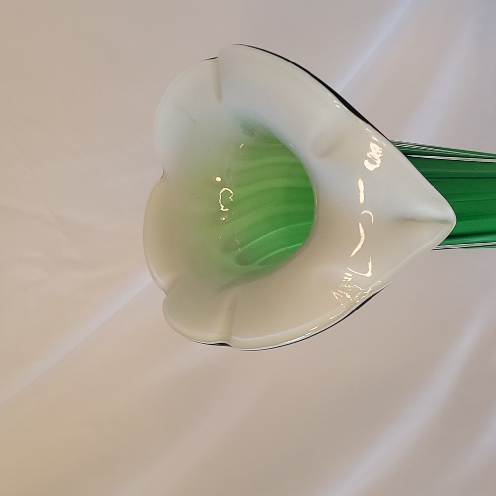 16" Electric Green Swirl Vase 💚 - Picture 3 of 10